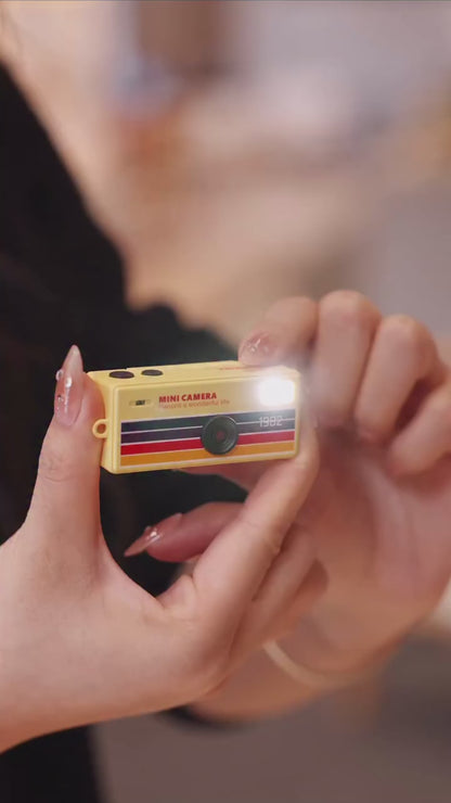 Vinny's 1984 Mini Thumb Camera | Vintage Flip-Screen Retro Gadget