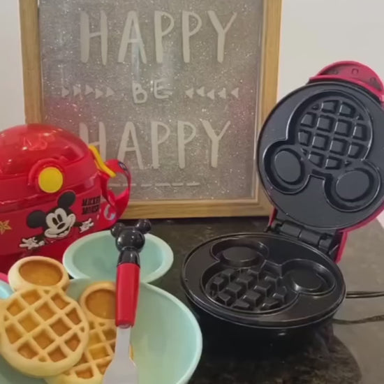 Vinny’s™ Mini Mickey Mouse Shaped Waffle Maker – Cute, Quick & Crispy Delights.