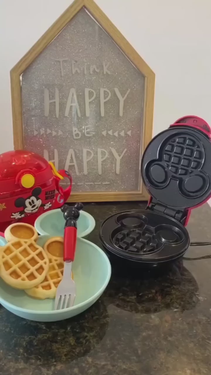 Vinny’s™ Mini Mickey Mouse Shaped Waffle Maker – Cute, Quick & Crispy Delights.